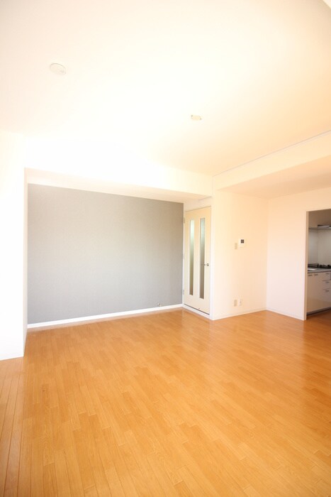 プリムヴェール西堀の物件内観写真