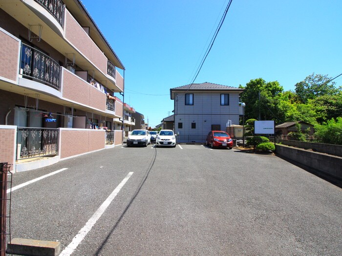 シャイニングフォールズの物件外観写真