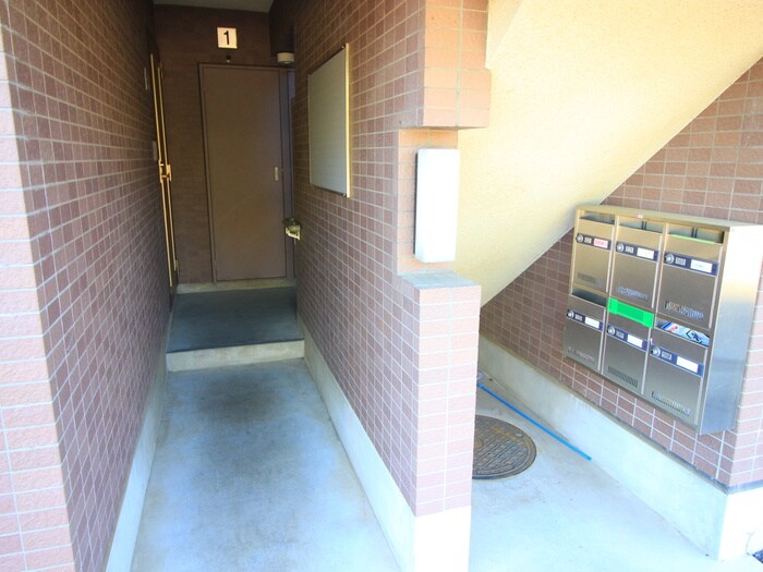 シャイニングフォールズの物件外観写真