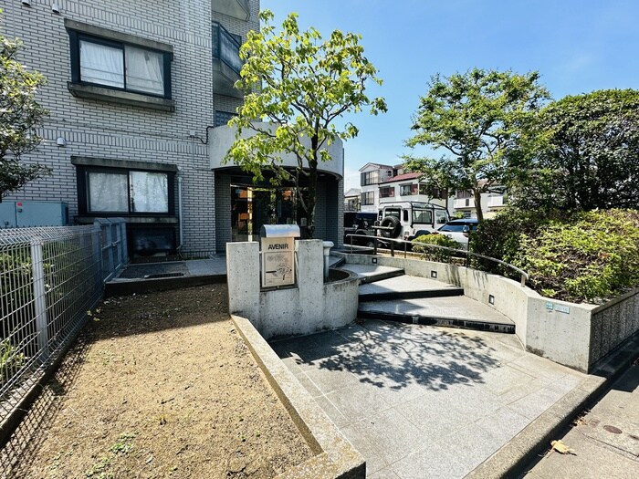 アベニールの物件外観写真