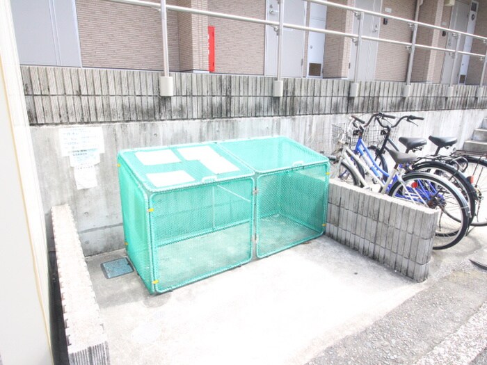 メゾンときわ馬堀海岸の物件外観写真