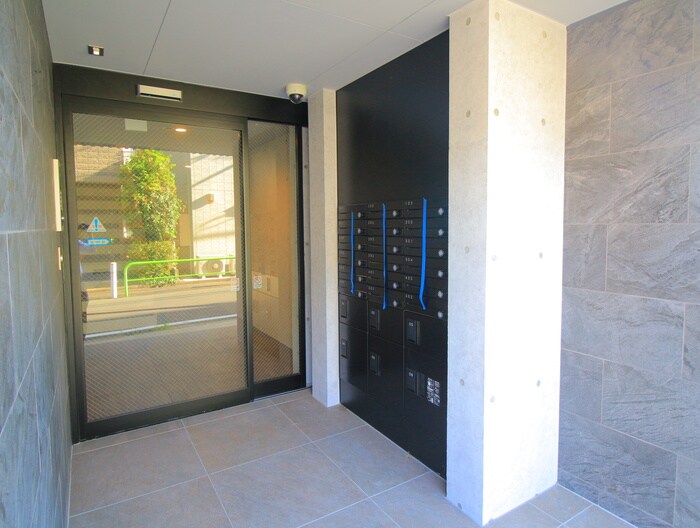 栄町レジデンスの物件外観写真