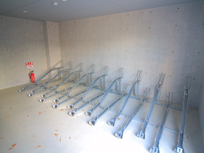 栄町レジデンスの物件外観写真