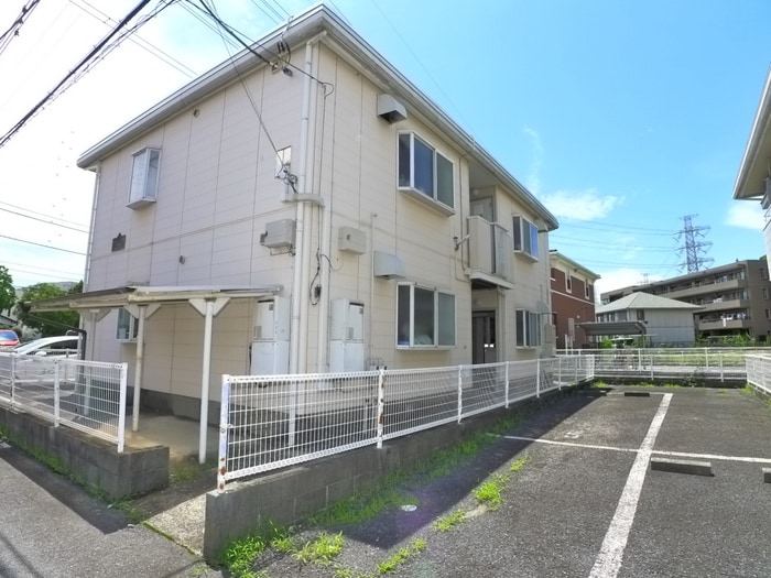 飛の台ﾊｲﾂＡ・Ｂの物件外観写真