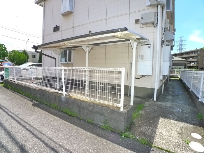 飛の台ﾊｲﾂＡ・Ｂの物件外観写真