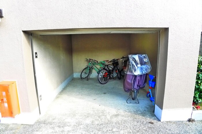 コスモ壱番館の物件外観写真