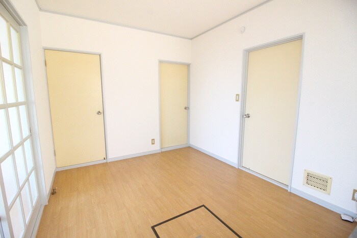 やわらぎハイツ（中）の物件内観写真