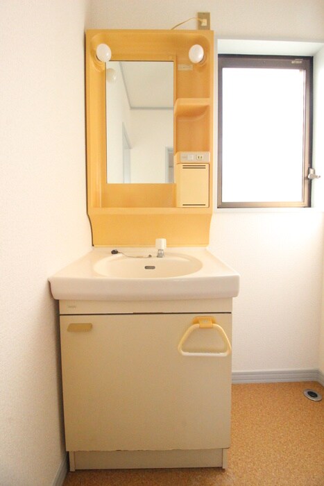 やわらぎハイツ（中）の物件内観写真