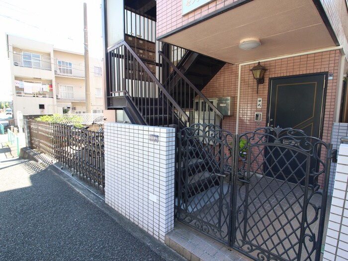 センチュリー日吉の物件外観写真