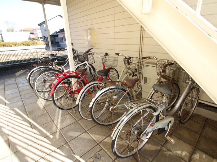 メゾン東大沼の物件外観写真