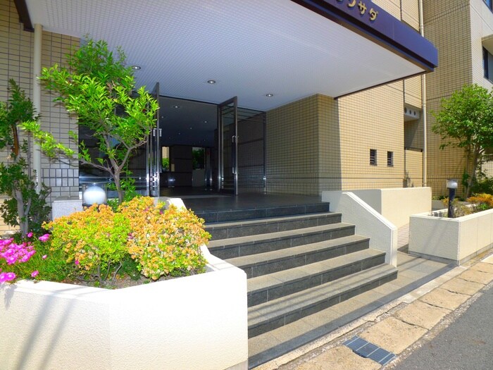 エステ－トシンサダの物件外観写真