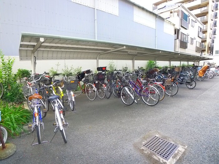 エステ－トシンサダの物件外観写真