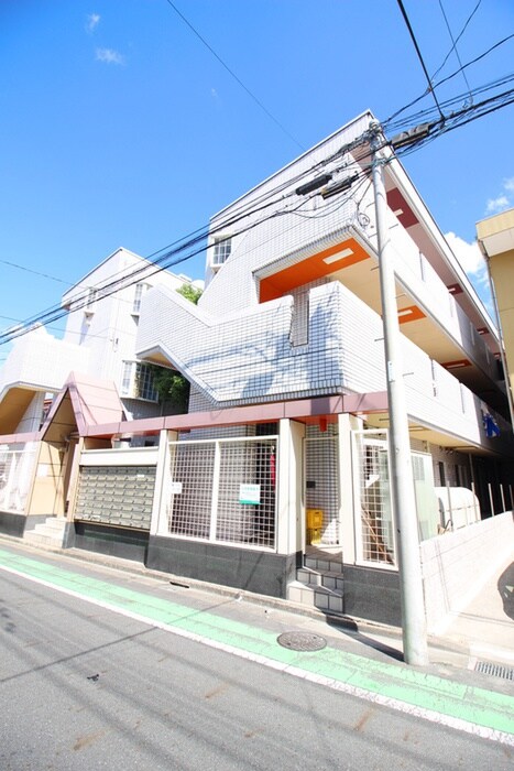 ベルシテイ川口の物件外観写真