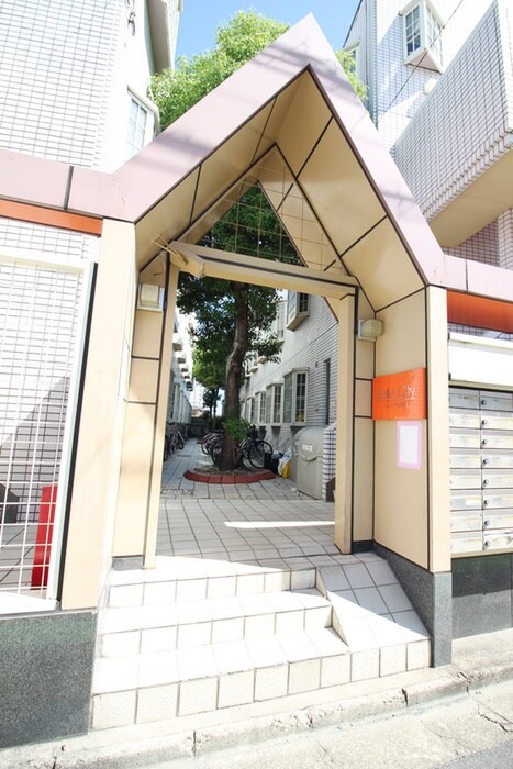 ベルシテイ川口の物件外観写真