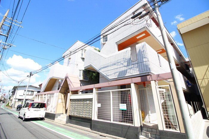 ベルシテイ川口の物件外観写真