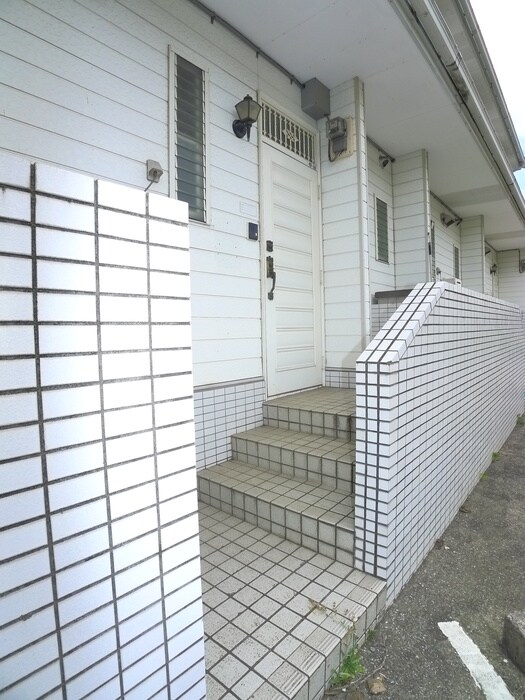 ギンレイハイツの物件外観写真