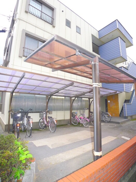 ロイヤルハイツ金子Ⅰ号棟の物件外観写真