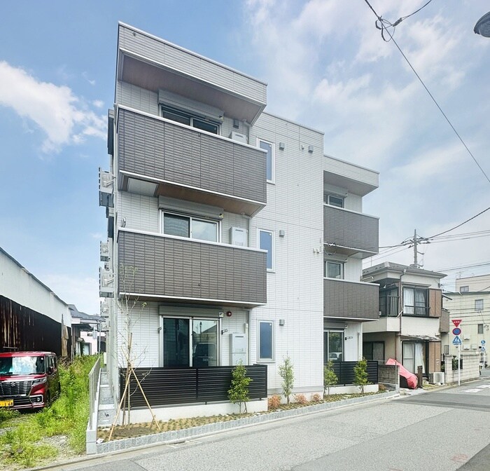 グラナーデ加賀の物件外観写真