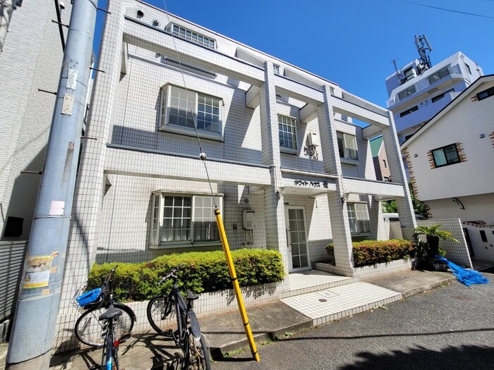 ホワイトハウス優の物件外観写真