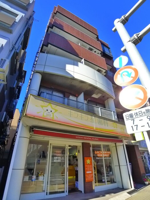 リバ－コ－トの物件外観写真