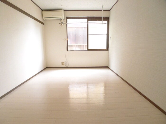 グランデュール市川Aの物件内観写真