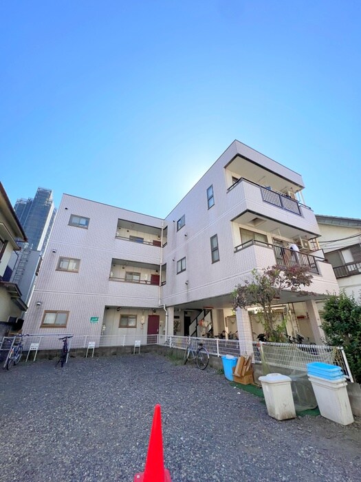 SUZUKI　マンションの物件外観写真