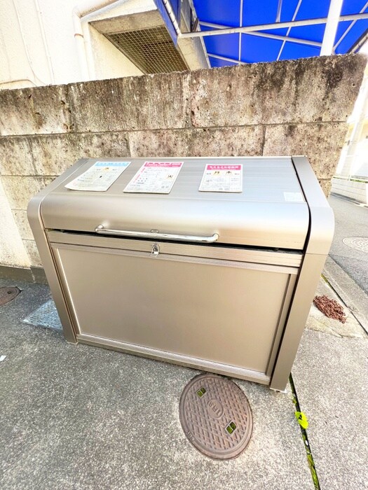 SUZUKI　マンションの物件外観写真