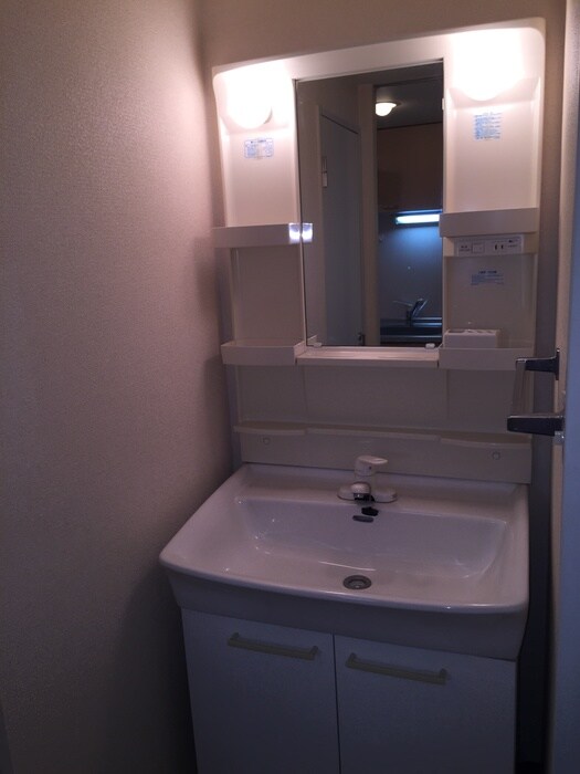 ｸﾞﾘ-ﾝｼﾝﾌｫﾆ-ﾋﾞﾙ（1～5号室）の物件内観写真