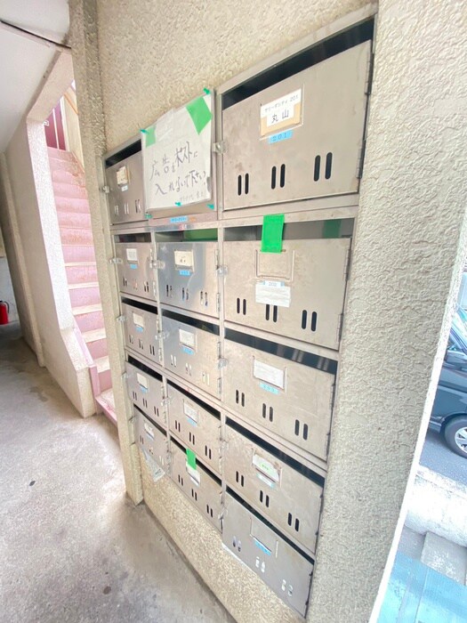 サリ－ダシティの物件外観写真