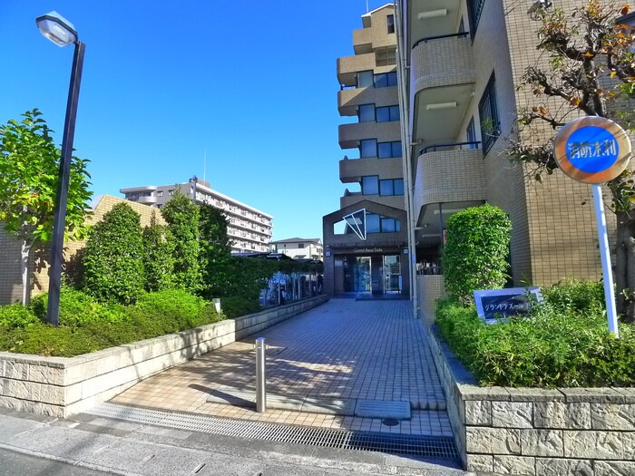 グランドアズ－ル戸田の物件外観写真