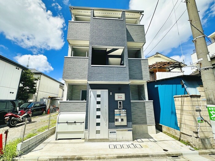 リーヴェルポート四つ木Briseの物件外観写真