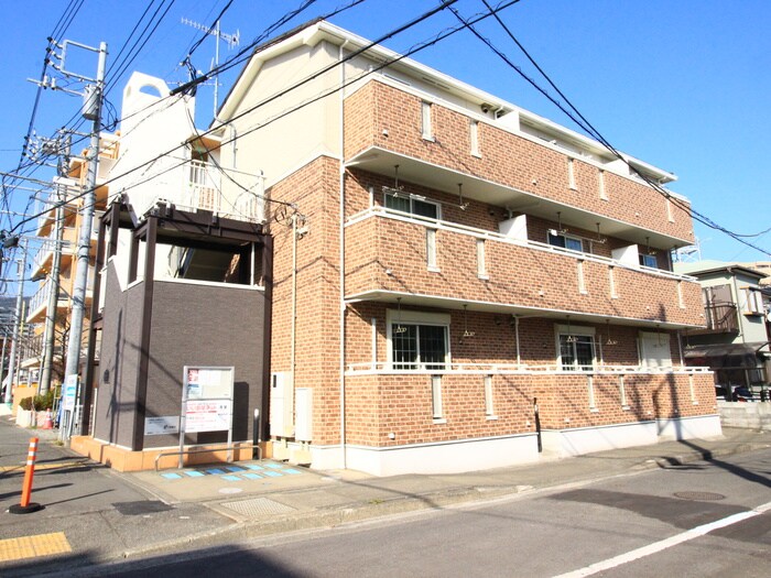 モデルノ・カーサの物件外観写真