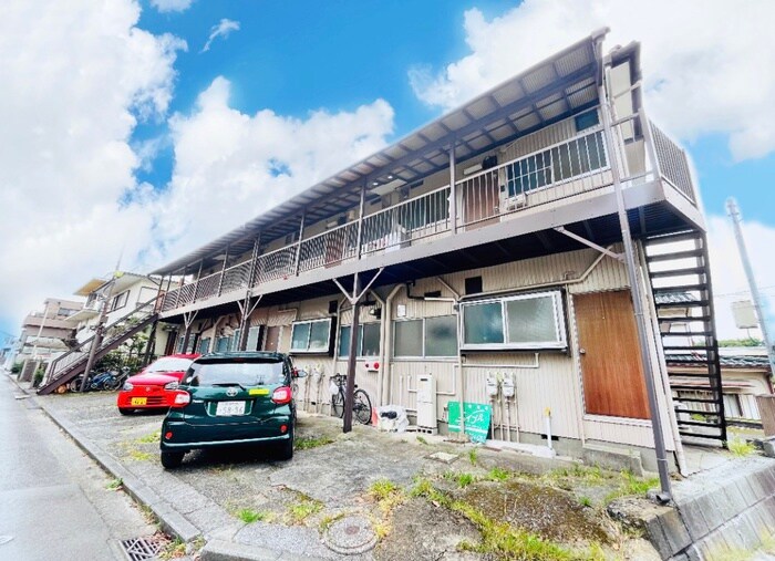 一里山コ－ポラスの物件外観写真