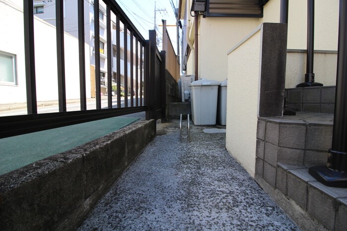 吉田アパ－トの物件外観写真