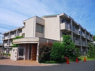 ドルフ喜多見Ｓ棟の物件外観写真