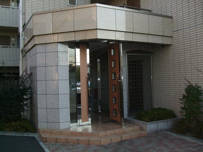 ドルフ喜多見Ｓ棟の物件外観写真