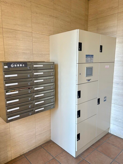 ドルフ喜多見Ｓ棟の物件外観写真