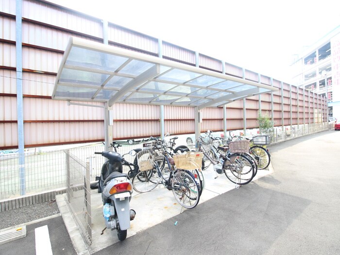 アンバサルの物件外観写真