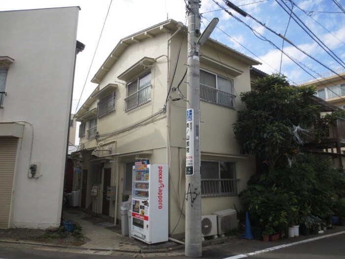 メゾーネ下馬の物件外観写真