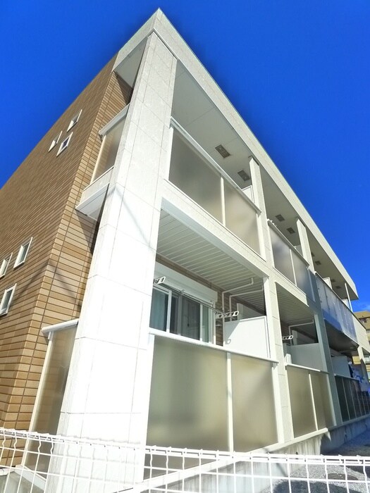 シャロルスタ－の物件外観写真