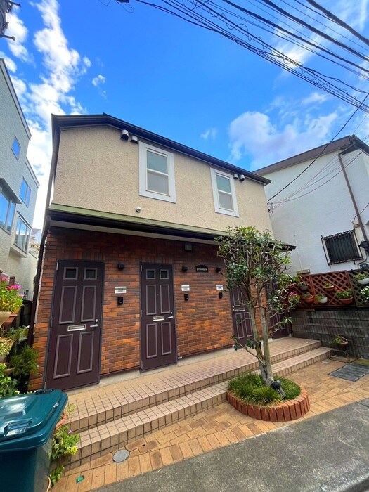 フロイントハイムの物件外観写真