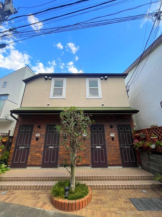 フロイントハイムの物件外観写真