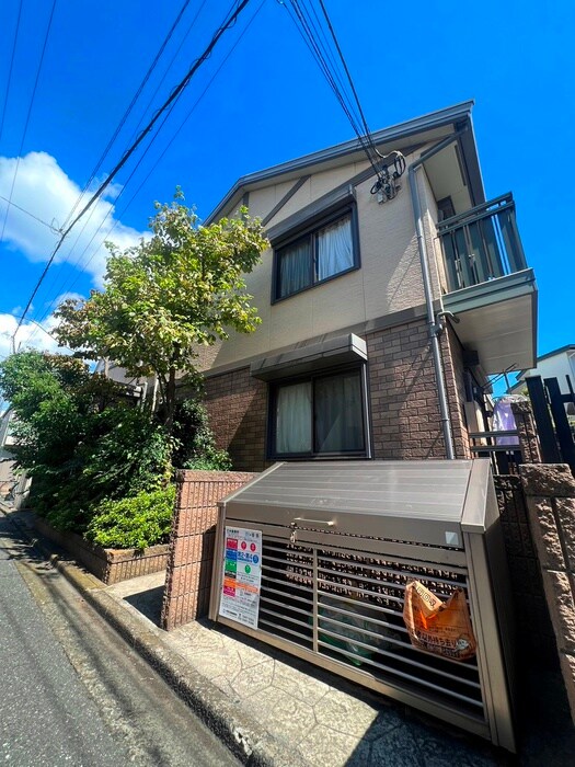 チューダープレイスの物件外観写真