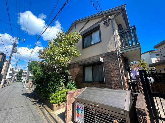 チューダープレイスの物件外観写真