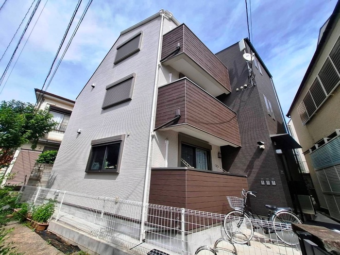 フォアス東新宿の物件外観写真