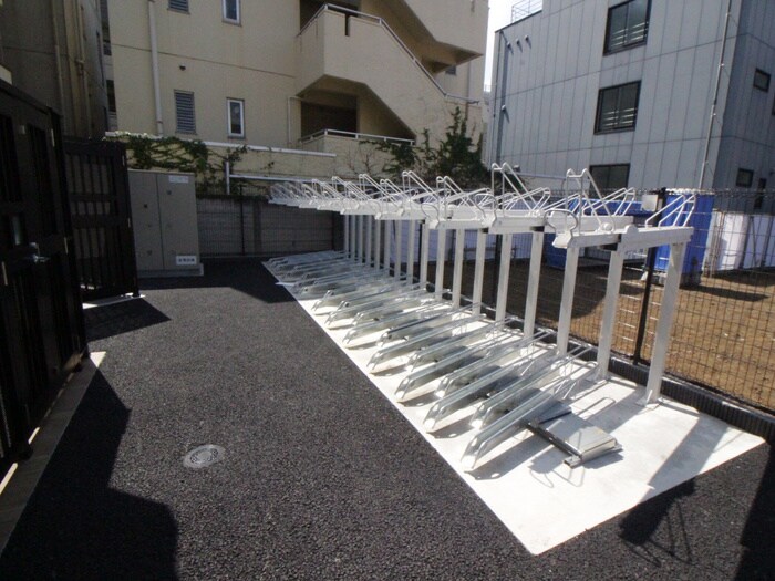 ライオンズフォーシア中野の物件外観写真