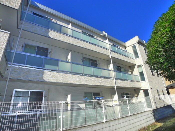 ﾘﾌﾞﾘ・ｵｰﾄﾚｼﾞﾃﾞﾝｽの物件外観写真