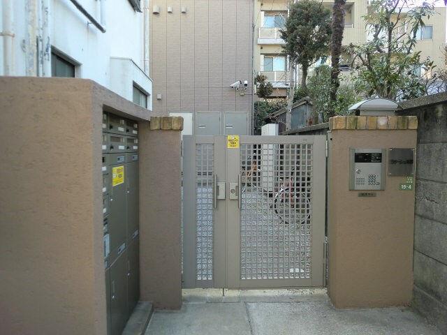 ラタ－シュ本郷の物件外観写真