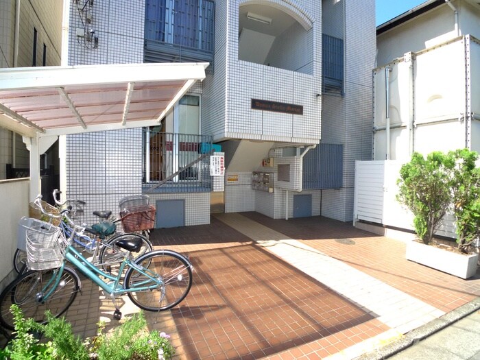 Ｄｏｍｕｓ　Ｓｔｅｌｌａの物件外観写真