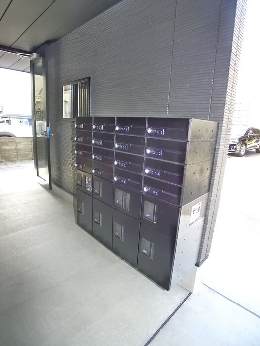 オーパス三郷中央の物件外観写真